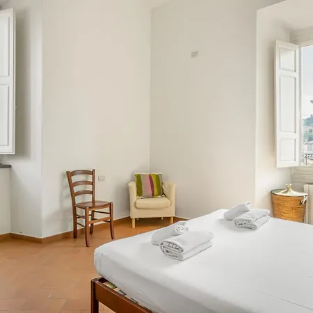 Apartment The Lions' In The Historic Centre X8