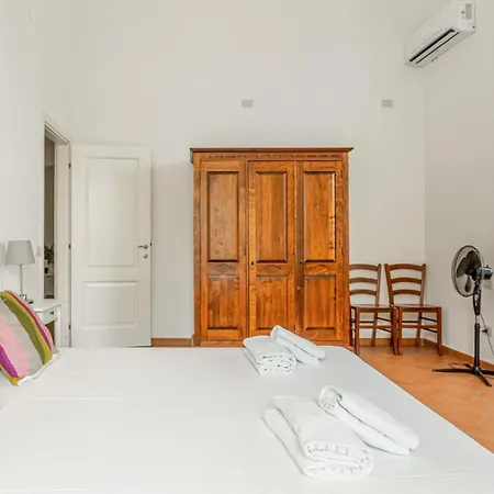Apartment The Lions' In The Historic Centre X8 *