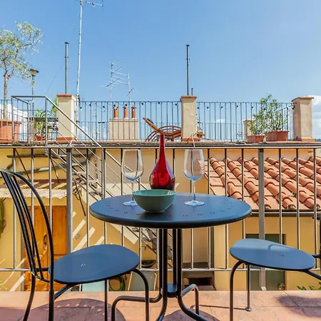 Apartment The Lions' In The Historic Centre X8